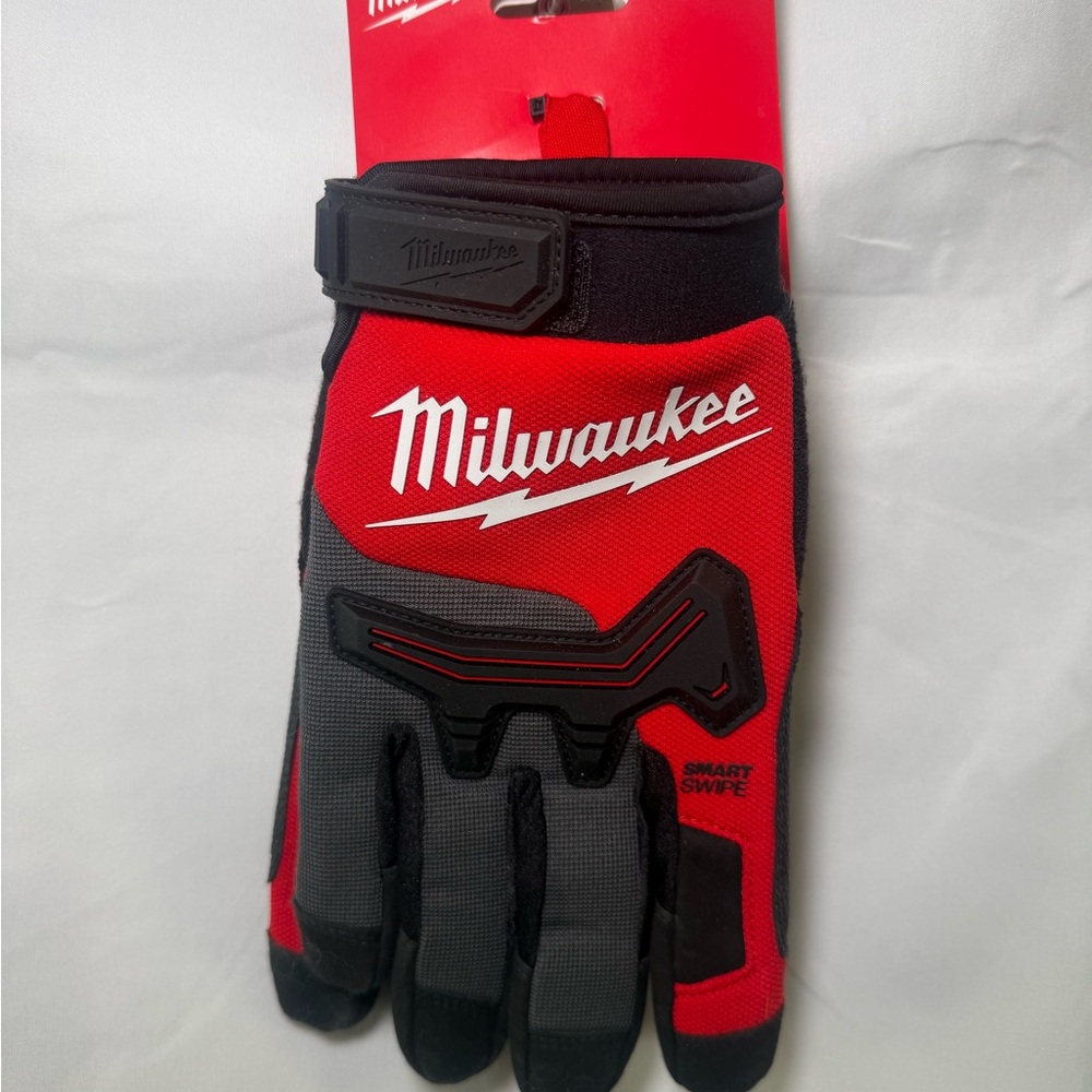 Milwaukee Red and Black Men's Gloves